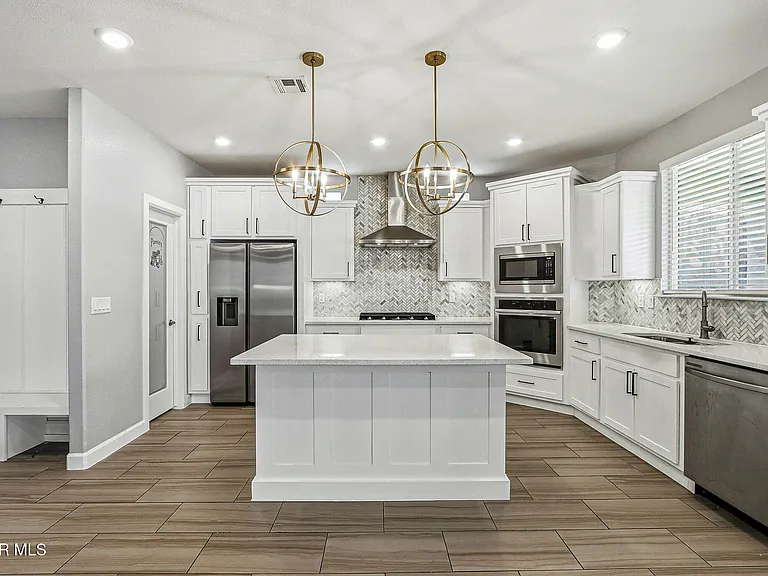 13082 Oakhampton Ave — Photo 13
