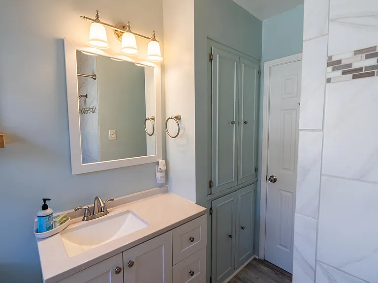 2288 S Franklin St — Photo 15