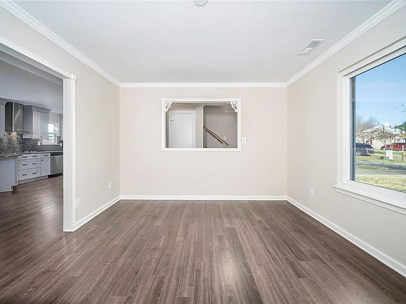 4th image of 981 Wildflower Ct