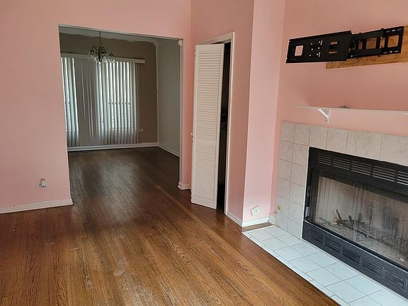 3rd image of 5144 S King Dr APT 2D