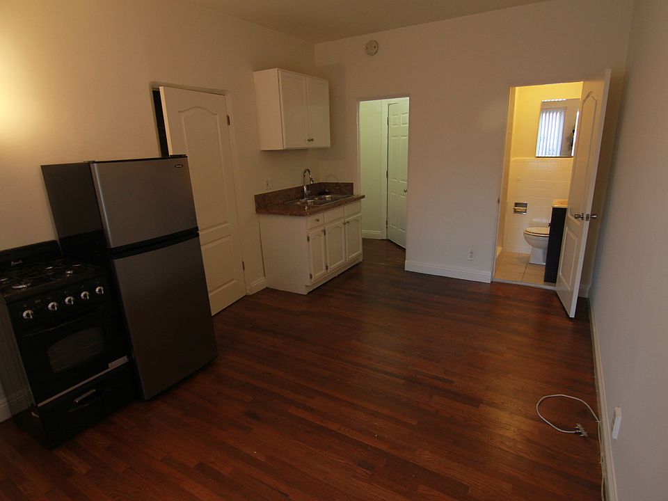 1st image of 654 S Dunsmuir Ave #106A