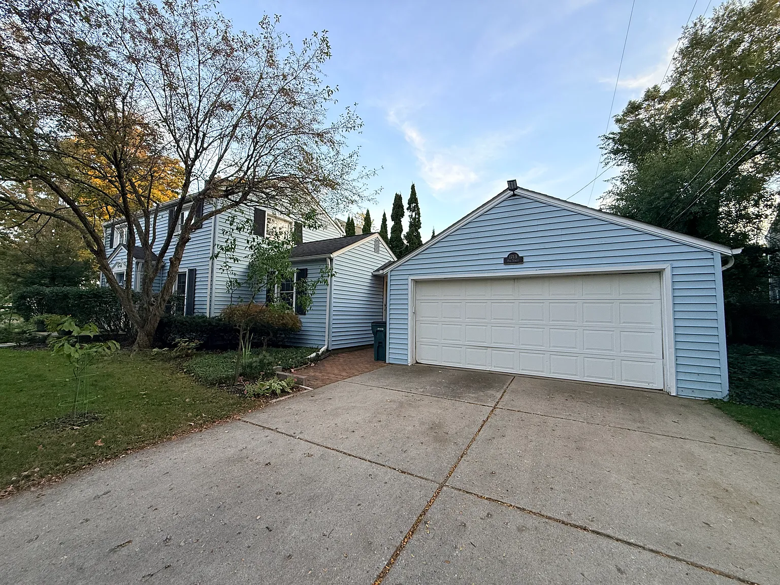 3 bed, 2.5 bath, 1451 sqft, $3,000 — Photo 2