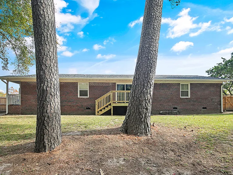126 Golf Dr — Photo 33