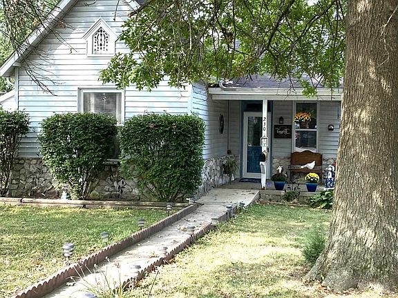 2nd image of 230 S Dayton St