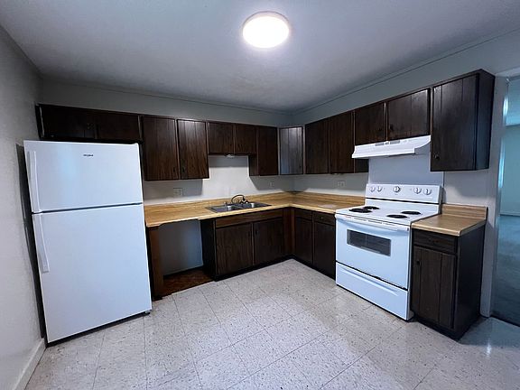3rd image of 135 Georgianna St #8