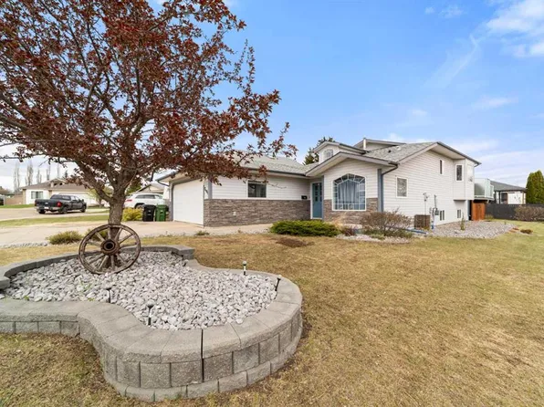 3401 W 59 Street Close, Camrose, AB T4V 4Y9