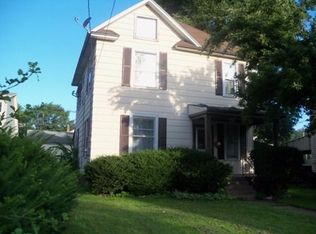 705 Henry St, Kewanee, IL 61443