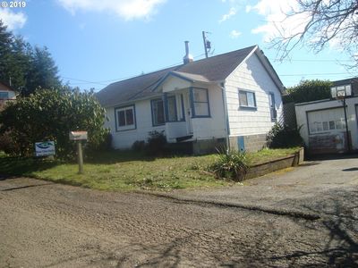 827 E 11th St, Coquille, OR, 97423
