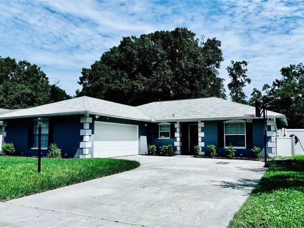 28315 Tanglewood Dr, Zephyrhills, FL 33543