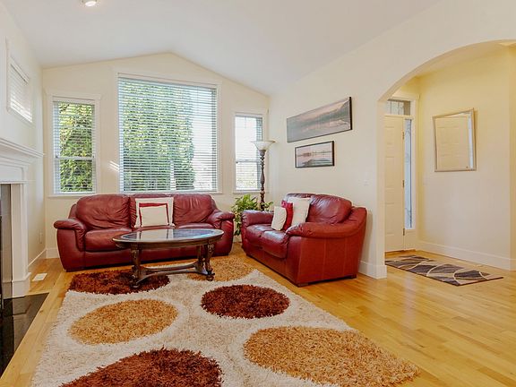 4th image of 6122 164th St