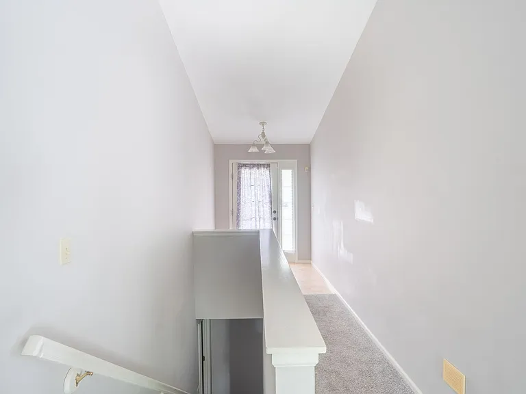16944 Hickory Crest Dr — Photo 3