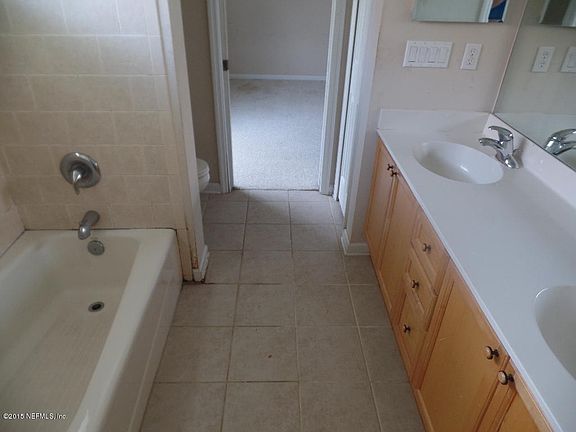 4th image of 2882 Country Club Blvd