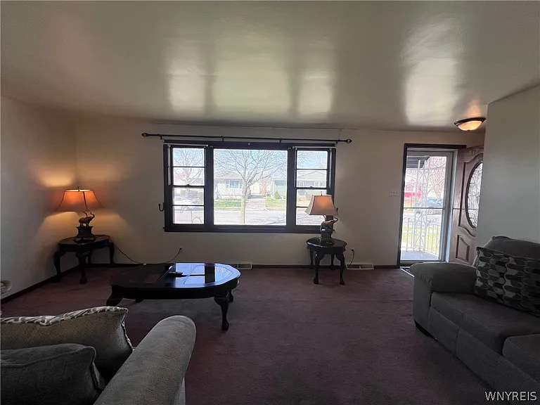 480 W Hazeltine Ave — Photo 6