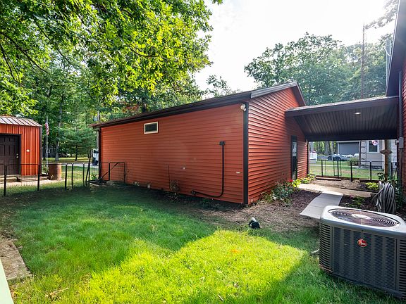 4th image of 7579 W Basford Lake Dr