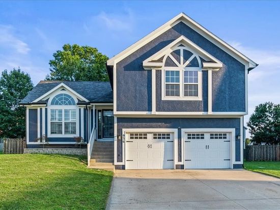 936 SE 14th Ter, Lees Summit, MO 64081