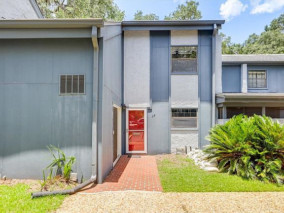 2nd image of 2949 Shamrock St #37
