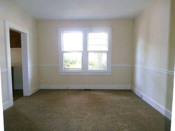 5th image of 637 Franklin St