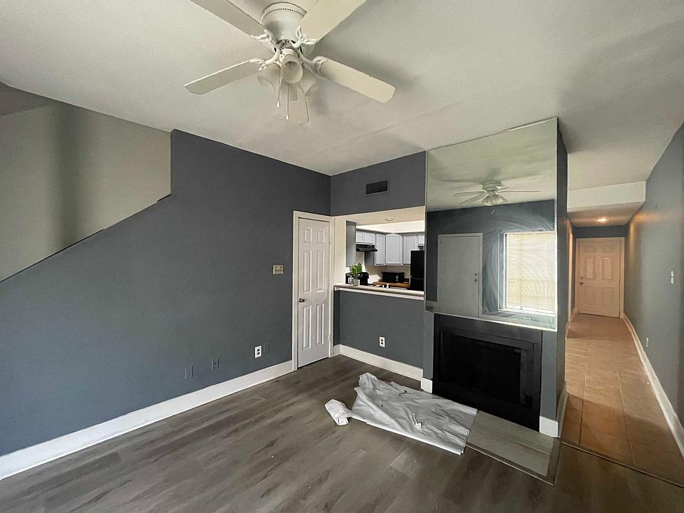 1st image of 8735 Victorian Village Dr