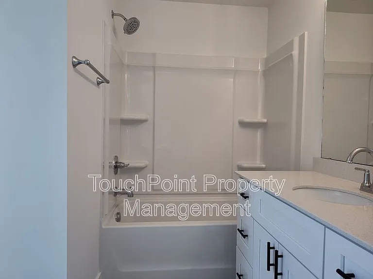 1413 Arden Ave — Photo 15