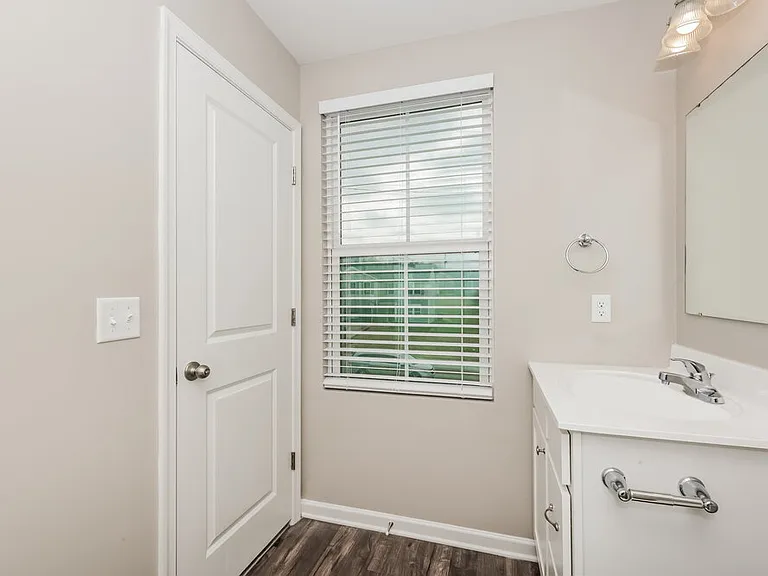 106 Norwich Ct — Photo 11