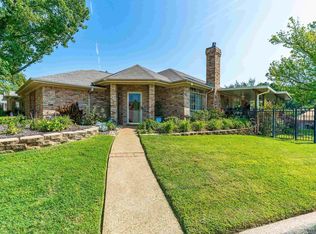 25 Woodland Dr, Longview, TX 75605