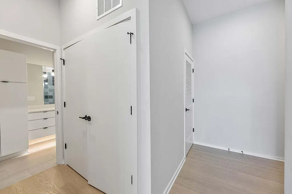 521 N Mangum St — Photo 1