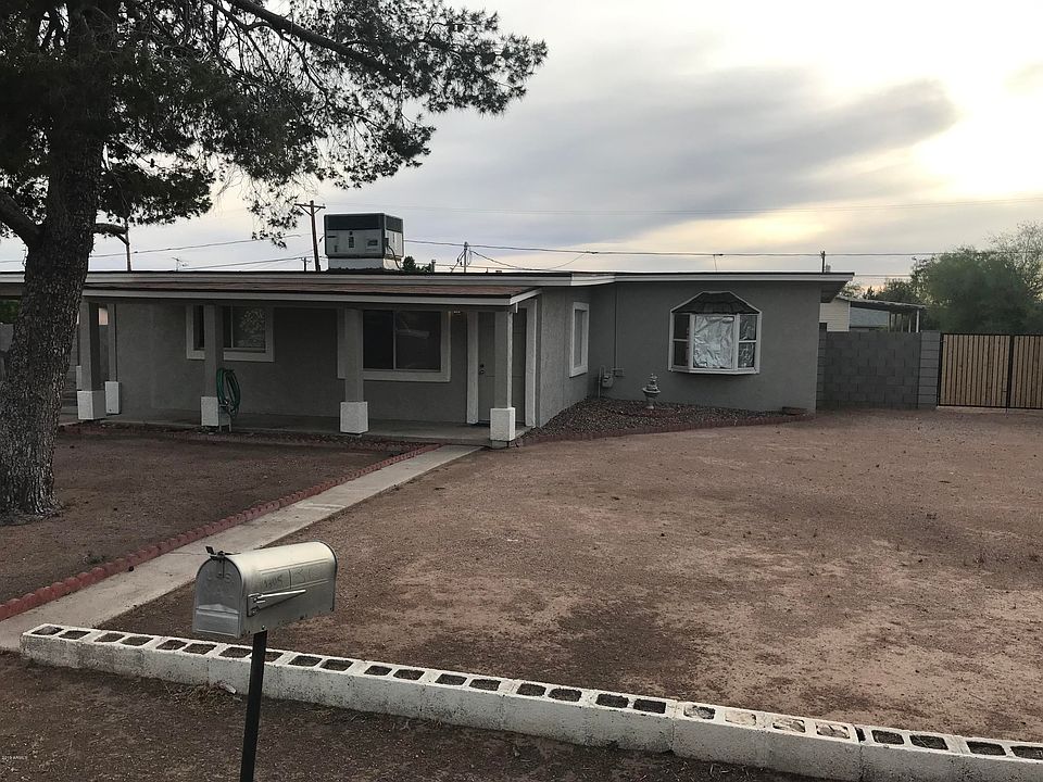 1st image of 130 S Saguaro Dr