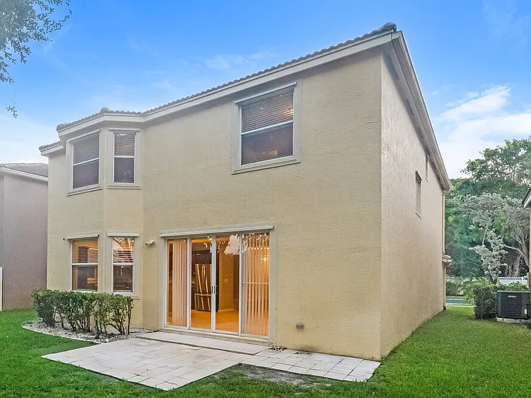 1603 Briar Oak Dr — Photo 16