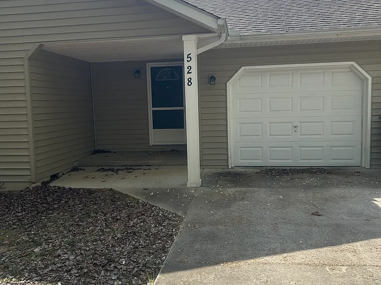 526/528 Petigru Cir — Photo 8