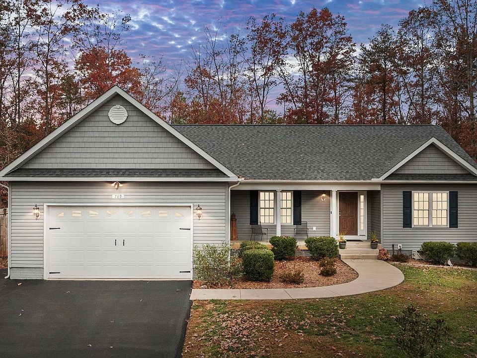 1st image of 789 Pinehurst Dr
