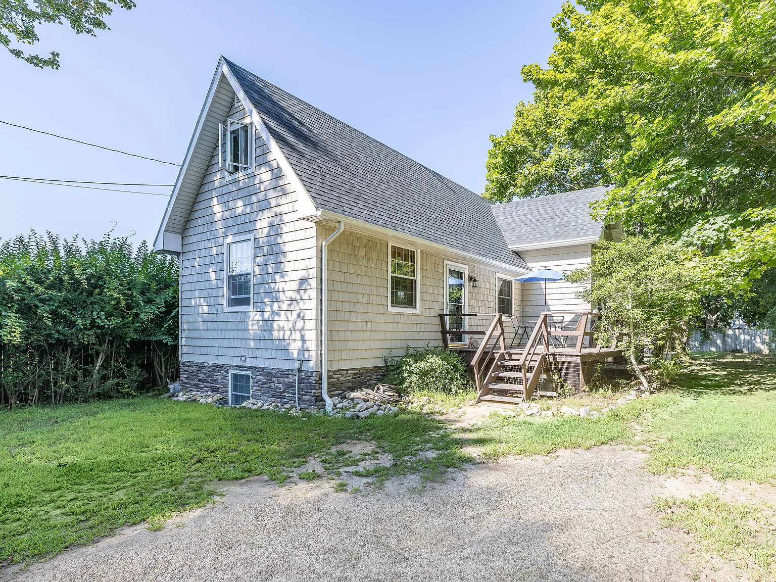 Ditch Plains Beach House — Photo 1