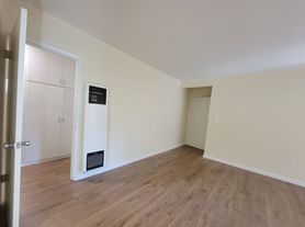 821 Centinela Ave (9956)