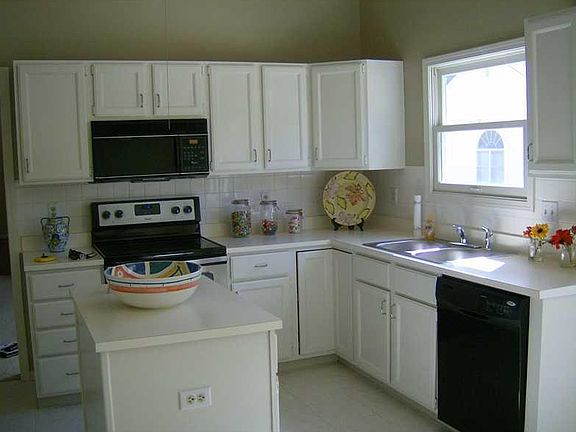 3rd image of 7550 Brackenwood Cir