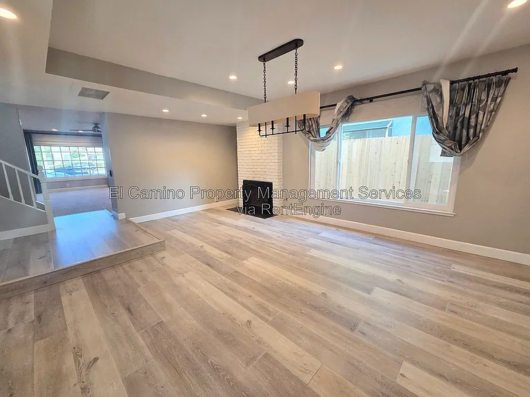 1728 Lake St — Photo 7
