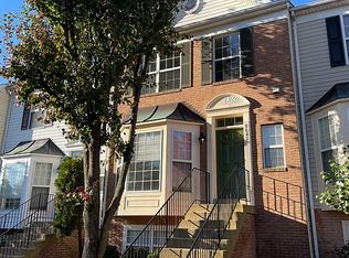 9642 Eaton Woods Pl, Lorton, VA 22079