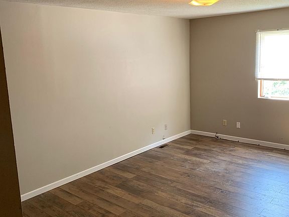 4th image of 854 Highway 47 E APT G