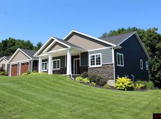 1304 Settler Trl, New Ulm, MN 56073