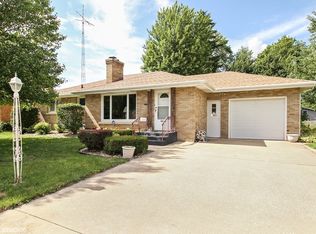 1083 W Hawkins St, Kankakee, IL 60901