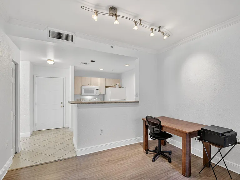 1805 N Flagler Dr #115 — Photo 5