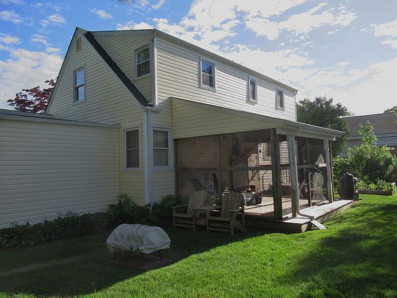 3rd image of 1535 Parkview Ave