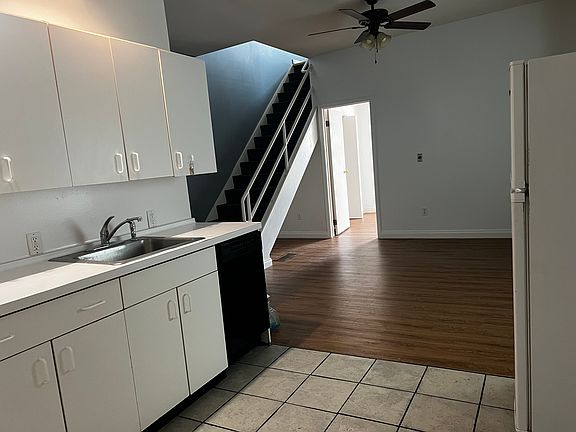 4th image of 737 Ashland Ave #B