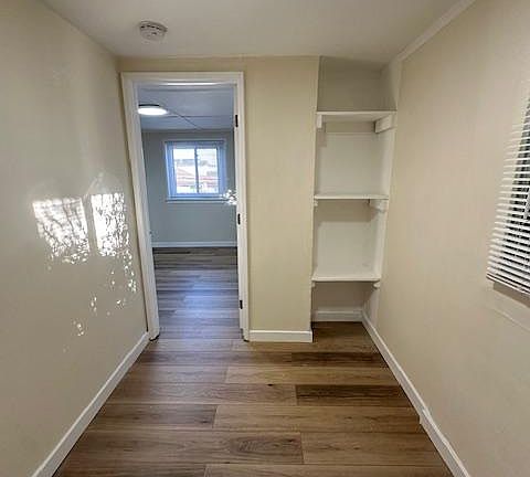 5th image of 2940 Leonard St #2940