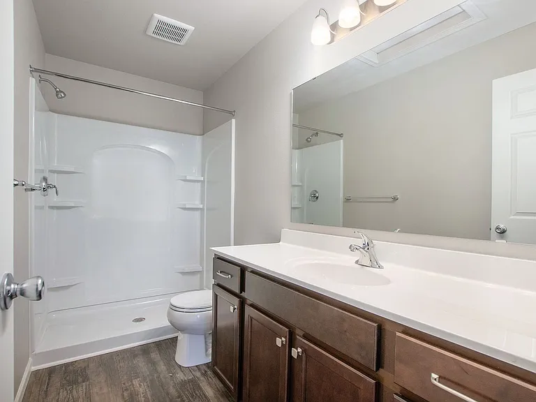 117 Mackenzie St — Photo 12
