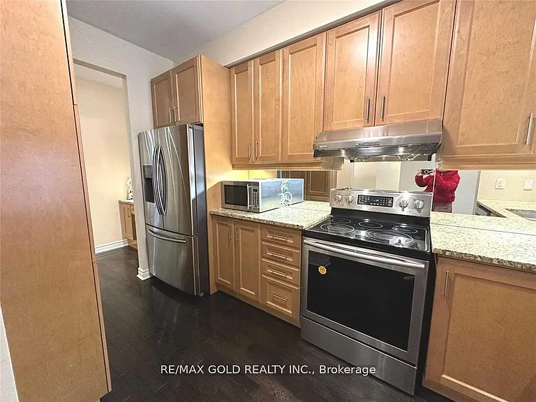 471 Meadowridge Ct — Photo 16