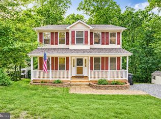 345 Chippewa Ln, Lusby, MD 20657