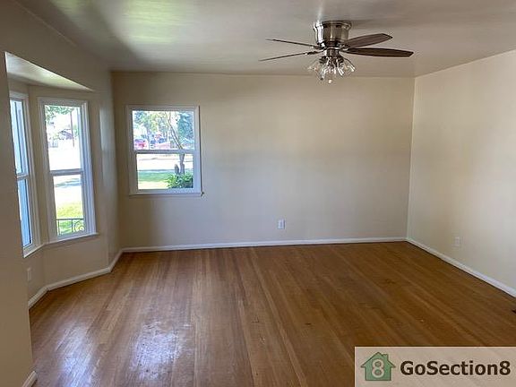 2nd image of 901 W Cleveland Ave