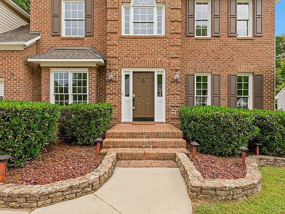4th image of 205 Rosebank Way