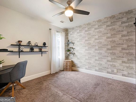 4th image of 6835 Henwick Cir