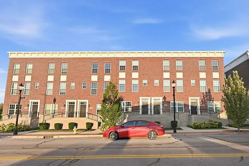 24 N Center St