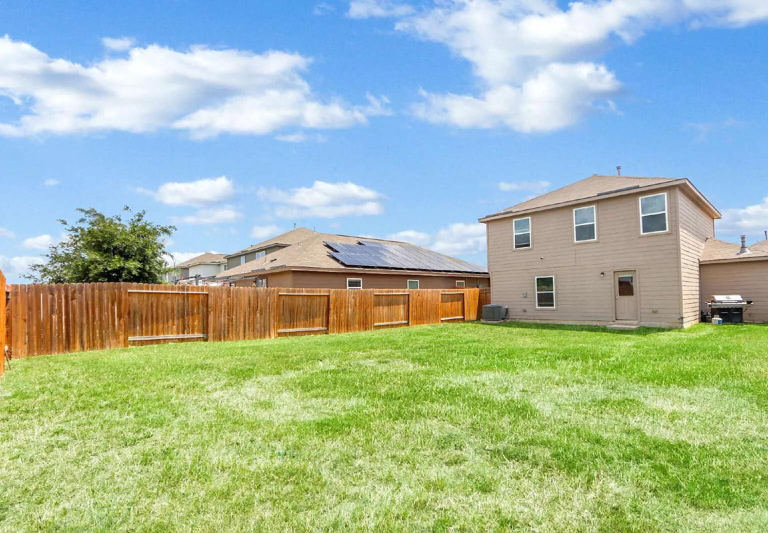 3 bed, 2.0 bath, 1428 sqft, $1,750 — Photo 4